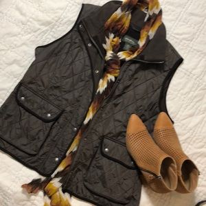 Eddie Bauer quilted vest, size large